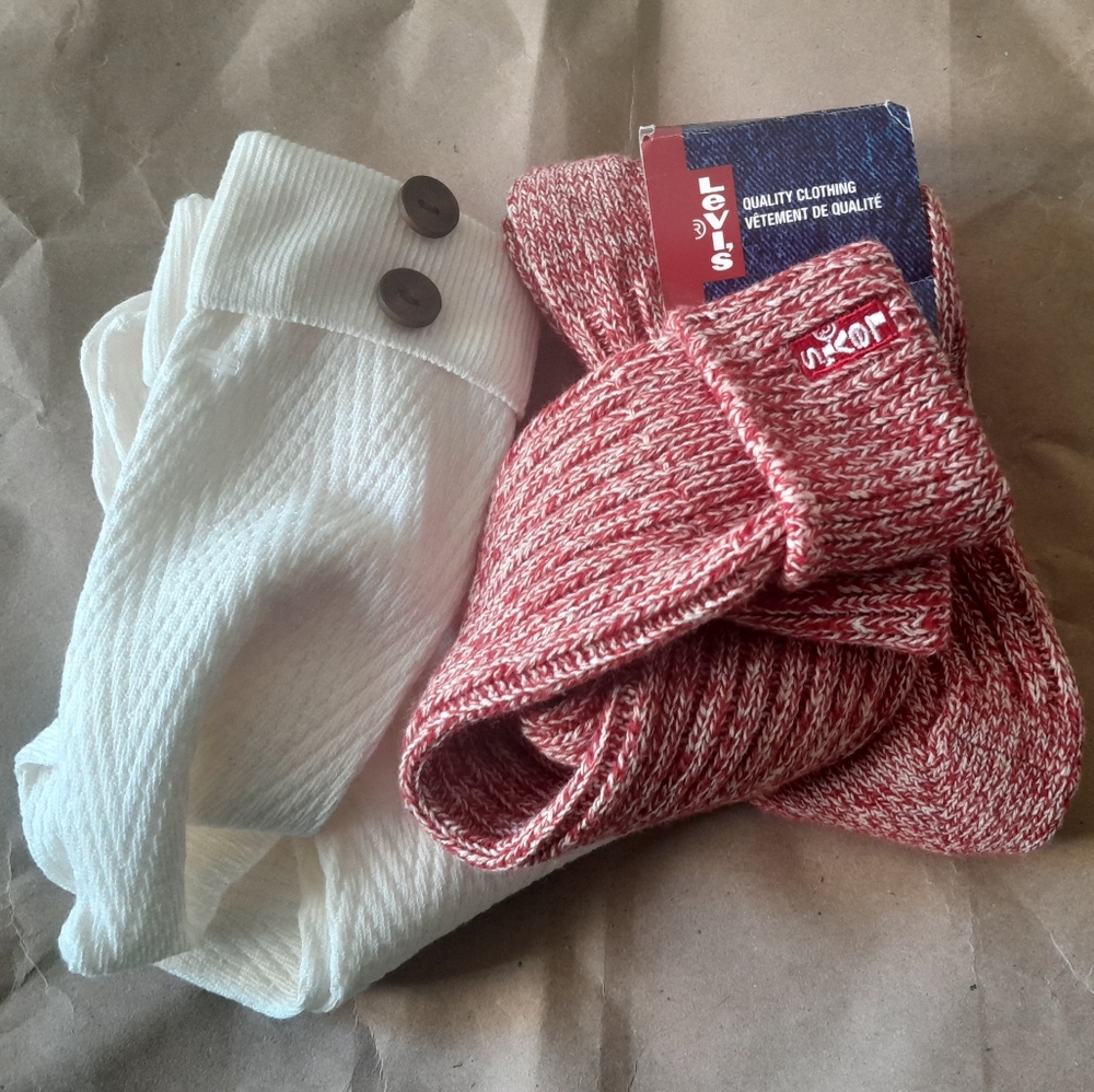 Levi's Red and White 2 Button Socks